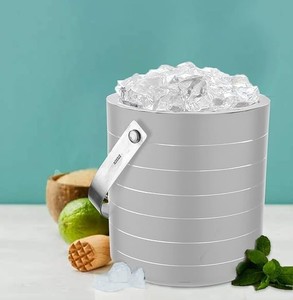 Cubitera Moderna de Acero Inoxidable con Tapa, Asa y Pinzas, Diseño Elegante a Rayas, Aislada para el Hogar, Bar o Fiestas - Product Image 2