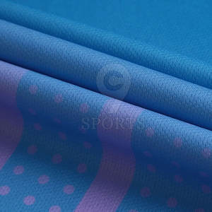 Uniforme de football à séchage rapide pour hommes Vêtements de sport personnalisés pour les matchs d'équipe et le maillot de football d'entraînement - Product Image 4