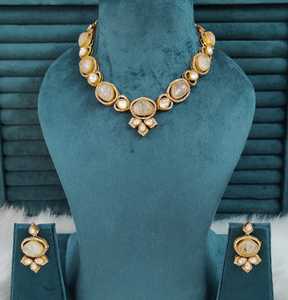 Ensemble de collier en laiton Polki pour femmes, peut être porté avec des tenues ethniques et occidentales, parfait pour les soirées, ensemble de collier de luxe - Product Image 6