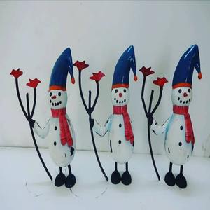 Magnifique modèle de bonhomme de neige en fer fait à la main avec un long bâton dans la main, ornements en fer pour la décoration extérieure de Noël dans la cour - Product Image 1