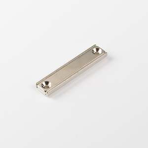 Barra piatta in neodimio 60x13,5x5mm con svasatura conica - Product Image 1