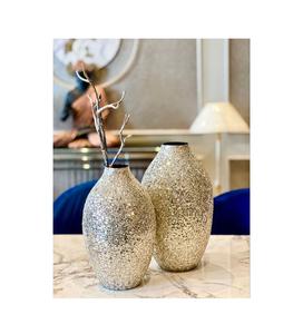 Florero de hierro de metal artístico con detalles elaborados y artesanía exquisita para agregar sofisticación a cualquier espacio - Product Image 1