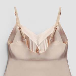 เสื้อกล้ามออกกำลังกายไร้ตะเข็บสีพีช - Product Image 4