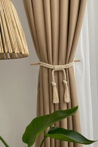 Attache de rideau en macramé fait main - Corde en coton naturel avec tige en bois, attache en coton - Product Image 4