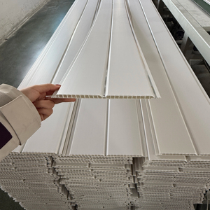 Philippines 200*7/8mm Blanc Durable Pvc Cielo Falo Lambris Pvc Plafonds et Panneaux Muraux pour La Maison - Product Image 1