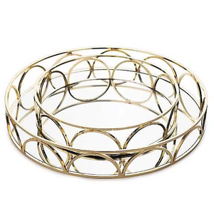 Plateau décoratif fonctionnel en métal et en miroir, parfait pour une utilisation polyvalente dans les maisons élégantes - Product Image 1