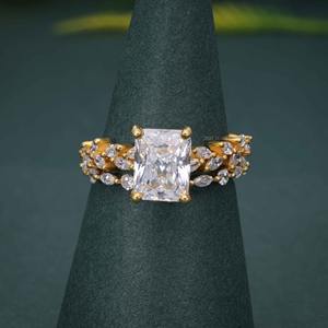 ชุดเครื่องประดับเพชรทรง Radiant Cut ทำมือ ได้รับการรับรองจาก IGI ระดับความสะอาด VVS เพชรเพาะเลี้ยงในห้องปฏิบัติการ พร้อมแหวนแต่งงานทอง 14k สำหรับผู้หญิง แฟชั่น - Product Image 3