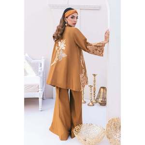 Chaqueta de Traje Holgada con Bordado a Mano en Crepé Color Mocha para Mujer - Product Image 3