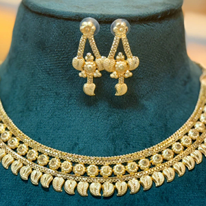 ชุดเครื่องประดับแฟชั่นสไตล์วินเทจดูไบชุบทอง24K ชุดดอกไม้มุกคลาสสิกสำหรับวันครบรอบ-สร้อยคอเข็มกลัดสีทองแดง - Product Image 1