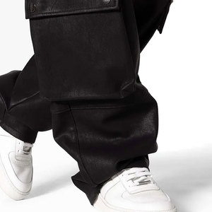 Pantalon cargo en cuir de qualité supérieure pour hommes avec un design élégant pour un usage quotidien Pantalon cargo en cuir pour hommes - Product Image 3