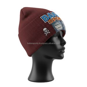 Gorro de mujer Premium 300 GSM tejido acrílico Color granate con parche de mezclilla bordado logotipo personalizado gorro de jacquard - Product Image 3