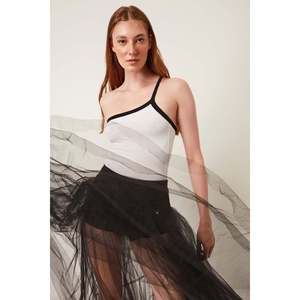 Chemise décontractée pour femme avec logo brodé sur le devant, col rond, manches courtes, coupe régulière, polyester, taille XL - Product Image 3