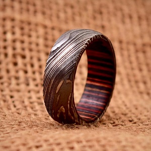 Anillo personalizable con incrustaciones de madera y acero de Damasco hecho a mano, banda de boda DIY, regalo perfecto para él, fabricante de cuchillos de joyería OEM - Product Image 5