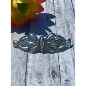 Barrettes à cheveux élégantes de style vintage pour filles, en alliage d'argent sterling, pour fêtes et Noël, personnalisables, par Alex Sanchez - Product Image 1