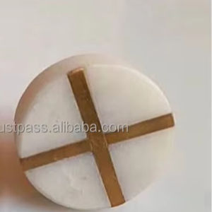 Bouton de porte personnalisé fait main incrustation de résine marbre laiton vadrouille incrustation d'os bouton d'armoire tiroir en laiton massif quincaillerie de meubles - Product Image 1