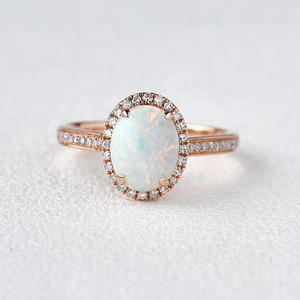 Anillo de compromiso de boda de plata de ley de ópalo blanco de corte ovalado de diseño minimalista para mujer joyería fina para fiesta al por mayor - Product Image 1