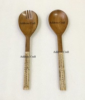 Set peladen Salad gaya Jepang desain unik anyaman kayu Acacia pegangan rotan desain terbaru peralatan dapur sendok garpu untuk dapur