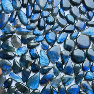 Pierre précieuse de labradorite bleue naturelle de haute qualité à 100%, cabochon, cristal bleu feu, qualité mixte, pierres de labradorite polies, différentes tailles - Product Image 1