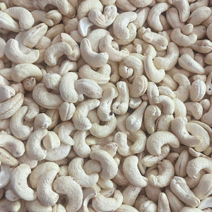 Meilleur prix, livraison gratuite, noix de cajou de toutes tailles, noix de cajou brutes, noyaux de cajou, Kaju Badam SANTIGO, emballage de marque privée - Product Image 1