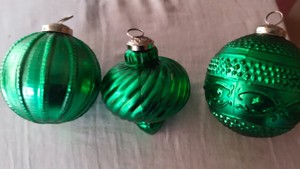 Boule de Noël en verre moderne de couleur verte de meilleure qualité, boule décorative pour arbre de Noël, artisanat d'intérieur pour le festival de vacances - Product Image 6