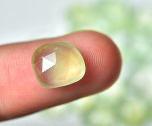 Piedra de Prehnita de piedras preciosas sueltas naturales de alta calidad para la fabricación de joyas, piedra Natural, precio de fábrica al por mayor, mezcla de tamaño y forma - Product Image 1