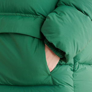 Veste matelassée imperméable zippée pour femme, hiver 2025, avec coque en nylon, séchage rapide et respirante, service OEM, qualité élégante - Product Image 5