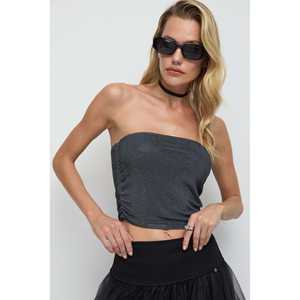 Blusa Casual sin Mangas con Cuello Redondo para Mujer, Logotipo Bordado en la Parte Delantera, Talla XL, Lentejuelas 3D, Encaje, Plumas, 100% Poliéster, Corte Regular - Product Image 2