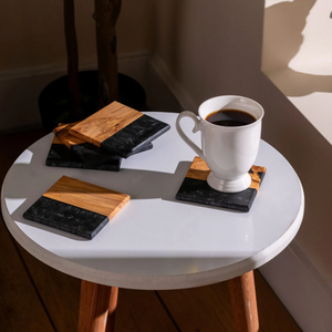 Juego de Posavasos de Madera y Resina con Soporte, Hechos a Mano, Personalizados, Regalo Único, Accesorios de Mesa de Arte Navideño, Cuadrados, Personalizables - Product Image 4