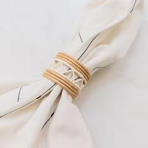 Rond de serviette en rotin de style vintage avec un design traditionnel tissé à la main pour les dîners formels et les rassemblements spéciaux - Product Image 5