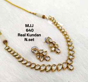 Fourniture directe d'usine élégant collier de mariée Kundan pour les cérémonies de mariage indiennes disponibles chez Wholesale Supply - Product Image 4