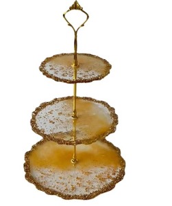 Support à gâteau en résine jaune de luxe à 3 niveaux Porte-dessert décoratif unique pour mariages anniversaires Tea Parties et célébrations - Product Image 1