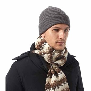 Venta al por mayor Beanie Caps para adultos Color gris Cómodo cálido invierno suave gorros de punto para Unisex - Product Image 1