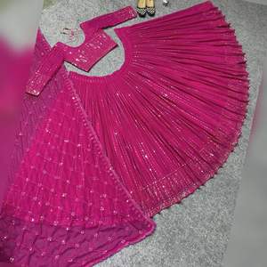 Nouvelle Georgette ornée d'une belle broderie scintillante en fausse Georgette Séquence Travail Lehenga Choli avec Dupatta - Product Image 3