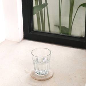 Paquete de posavasos de madera minimalista con soporte Vajilla moderna Alfombrillas para bebidas para oficinas, hogares, posavasos de hospitalidad y piedra - Product Image 3