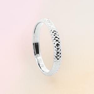 แหวนหมั้นและแหวนแต่งงานผู้หญิงทองคำขาว 18K |   ความงามอันละเอียดอ่อน บริสุทธิ์ และอ่อนโยน - Product Image 4