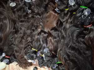 ผมอินเดียแท้แบบเรมี่ ลอนธรรมชาติ 100% ยาว 26 นิ้ว แบบเย็บสองชั้น นุ่ม สะอาด จัดเรียงเกล็ดผมอย่างดี เป็นมัดๆ - Product Image 6