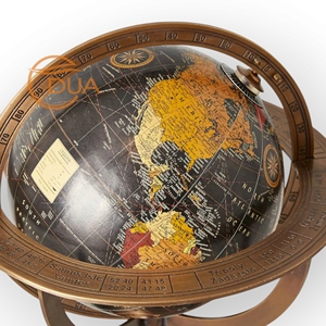 Globo terráqueo con acabado de latón de estilo antiguo con mapa detallado montado en un soporte resistente para pantallas geográficas - Product Image 3