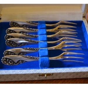 Ensemble de fourchettes en acier inoxydable avec poignée micro perlée de couleur orange, parfait pour les ustensiles de cuisine à domicile, les hôtels et les restaurants. - Product Image 6