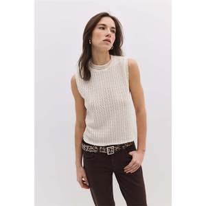 Blusa de encaje cuello redondo - Product Image 1