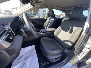 Toyota Camry XLE Híbrido Usado 2025 - Product Image 5