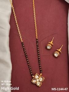 Hermosa joyería elegante Kundan alto oro pulido boda desgaste accesorios de joyería diseño elegante Kundan Mangalstra conjuntos de joyería - Product Image 5