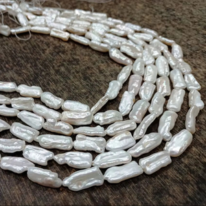 Cuentas de perla blanca natural con forma de pepita rectangular de 15-20mm vendidas por hebra de 16 pulgadas de largo - Product Image 1