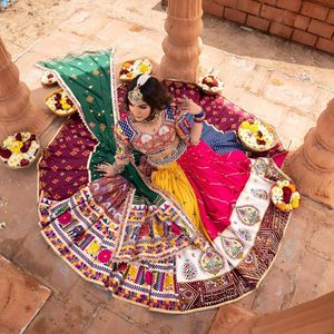 Moda étnica estilo completo muselina algodón impreso y espejo Real trabajo lienzo Patta Lehenga Choli con mano trabajo encaje Dupatta - Product Image 1