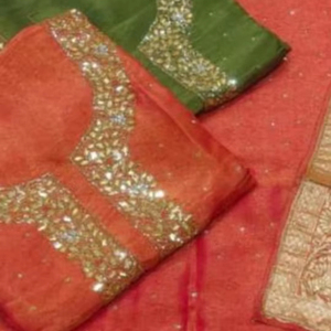 Costumes indiens de créateur modernes non cousus brodés à la main pour femmes pour les fêtes de style traditionnel - Product Image 1