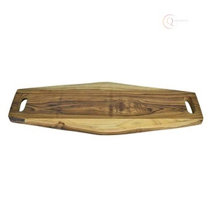 Elegante Tabla de Cortar de Madera para Cocinas con Estilo |   Tabla de Cortar Premium para Uso Diario - Product Image 4