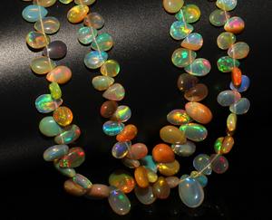 โอปอลเอธิโอเปียแท้ ประกายสีสวยงาม รูปทรงหยดน้ำ/ทรงลูกแพร์  แบบบริโอเล็ต  ลูกปัด  สีเวโล  รับรองโดยผู้ตรวจสอบบุคคลที่สาม - Product Image 3