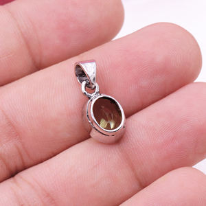 Elegante colgante de cuarzo limón natural para mujer hecho a mano en plata de ley 925 sólida para joyería al por mayor de fiesta - Product Image 5