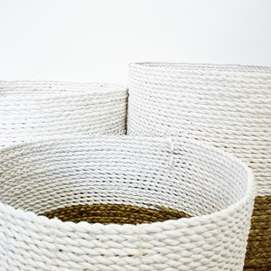 ตะกร้าใส่ผ้าสานจากหญ้าทะเล ขนาด 10 กก. ดีไซน์ทันสมัย ตกแต่งบ้านอย่างมีสไตล์ ใช้งานได้หลากหลาย ผลิตจากวัสดุที่ยั่งยืน - Product Image 5