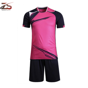 Uniforme de fútbol de equipo impreso de diseño personalizado de nuevo estilo de poliéster 100% profesional hecho en Pakistán - Product Image 1