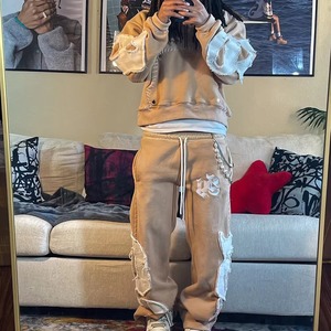 Ensemble de survêtement pour homme avec sweat à capuche imprimé coloré et strass, coupe oversize, effet délavé à l'acide, cordon de serrage, pantalon de survêtement vintage déchiré - Product Image 4